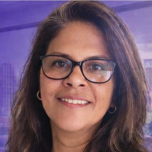 Simone Villar, corretora de imóveis